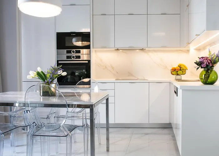 Oikos Luxury Central Apartment