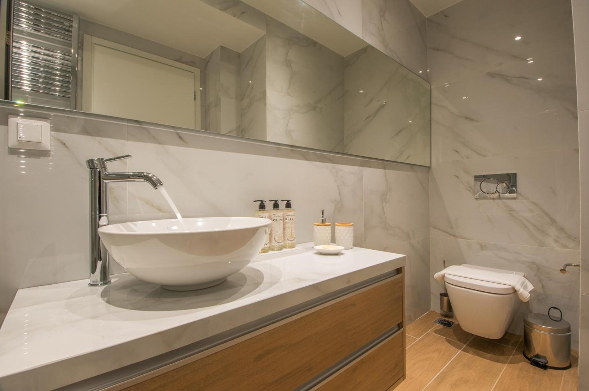Oikos Luxury Apartment
